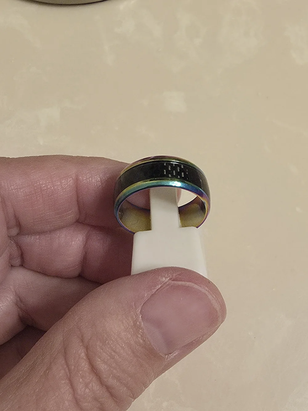 Carbon Fiber Inlay Men’s Ring with Iridescent Edges Size 7
